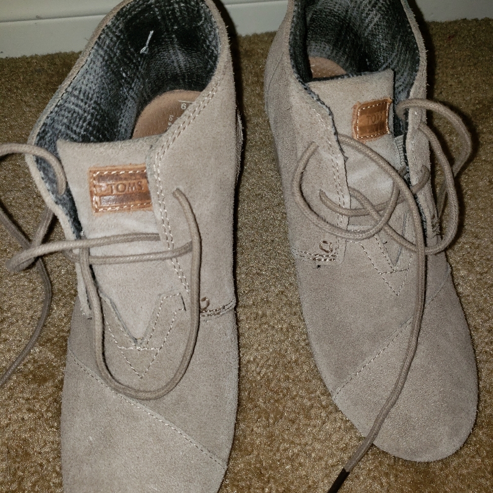 Toms Booties - Picture 7 of 12